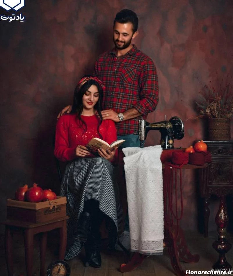 ژست عکس یلدایی دخترانه