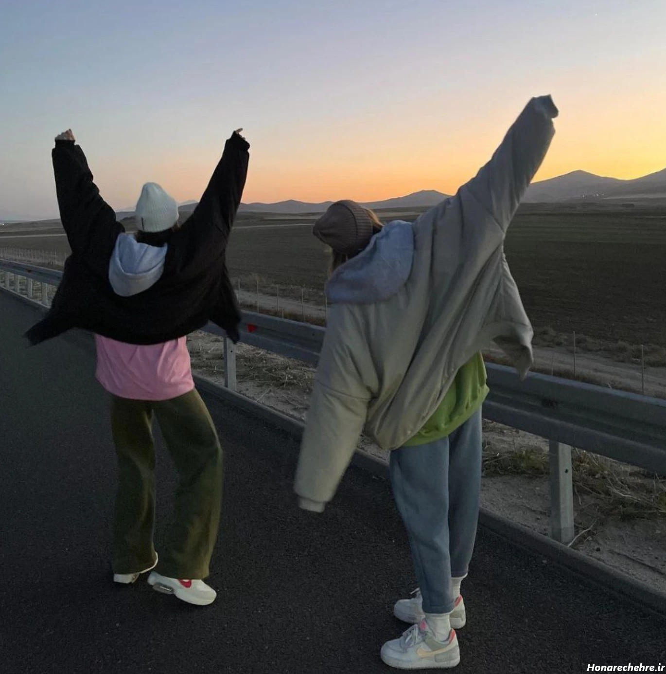 عکس رفیق دخترونه فانتزی