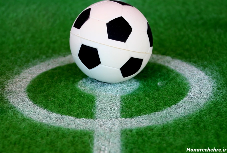 عکس چمن فوتبال طبیعی