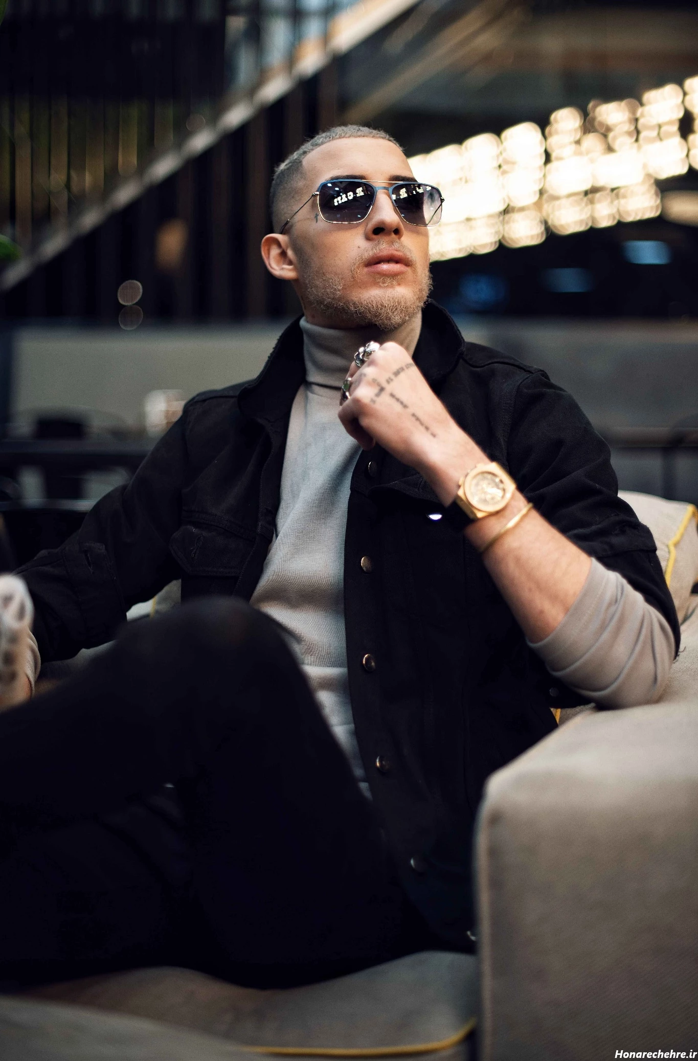 چهره مردانه زیبا ایرانی