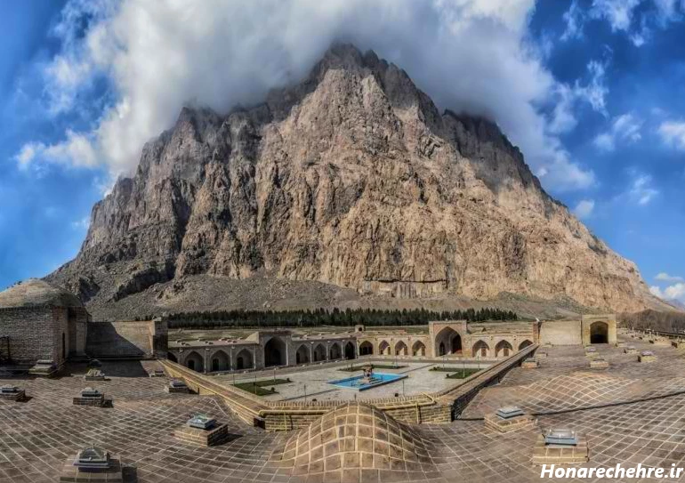 عکس کوه بیستون شبیه زن