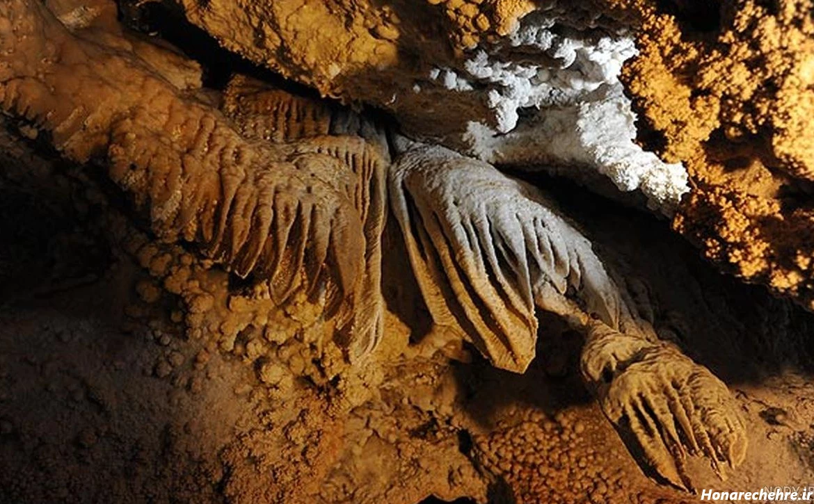 داستان کوه شیرین خفته