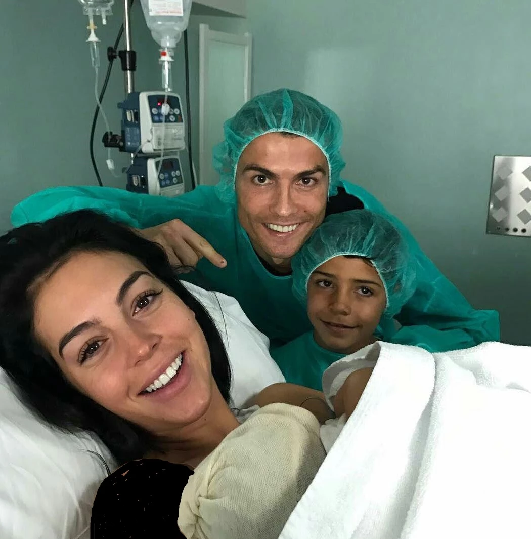 عکس رونالدو و همسرش در تخت خواب